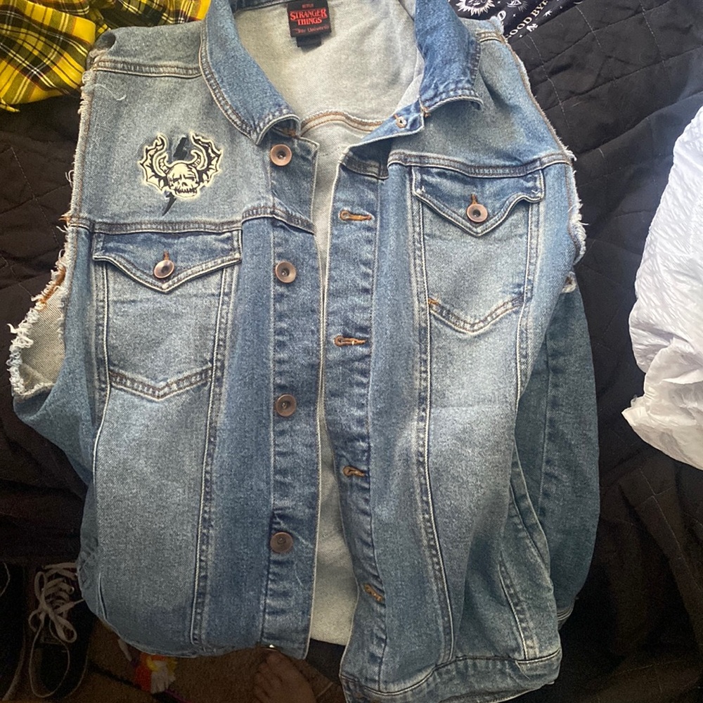 Eddie munson hot topic vest